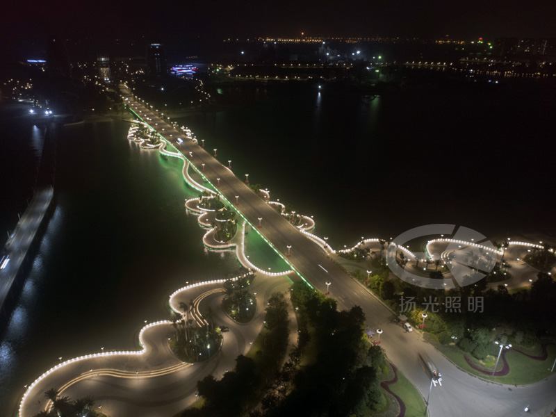 大橋夜景（jǐng）燈光工程航拍圖